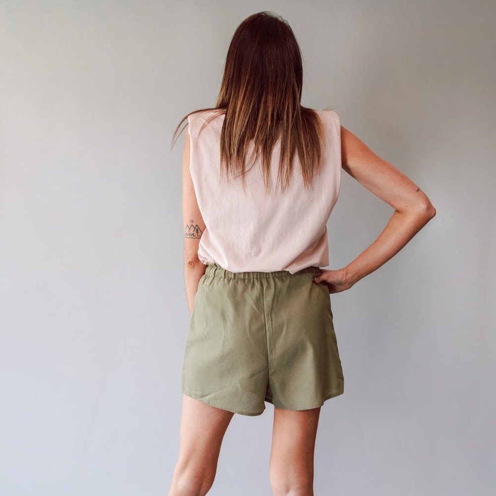 🆕 BLUSH ROSE TEE - Picture 2 of 11